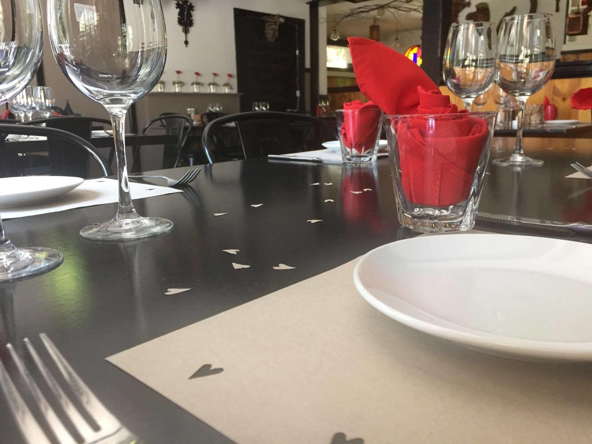 Black Bear Inn Тредбо Екстериор снимка